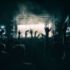 小小夜店宣传曲：独具魅力的音乐魔力，带你穿越光怪陆离的夜晚盛宴