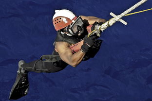 英勇斩千军:壮志破苍穹的巨龙战歌,全面解析诸英雄同仇敌忾的勇气与智谋展示 英勇斩千军:壮志破苍穹的巨龙战歌,全面解析诸英雄同仇敌忾的勇气与智谋展示