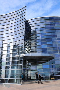 探讨现代建筑艺术中的诗意表达:以‘楼宇之上朦胧如诗’为视角的深度解析 探讨现代建筑艺术中的诗意表达:以‘楼宇之上朦胧如诗’为视角的深度解析