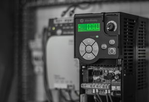 (手机控制电脑远程控制怎么弄)职场新技能：详细教你如何用手机远程控制办公室电脑